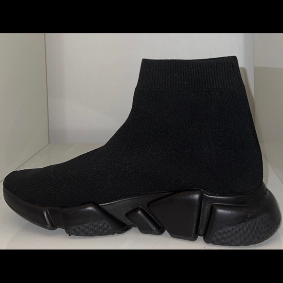 Balenciaga size 6 black on black - Picture 4 of 6